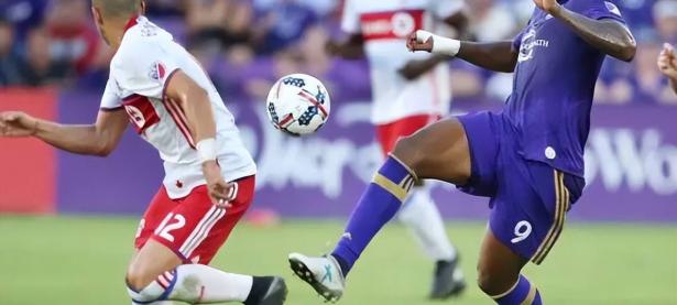 B体育体育娱乐-包含头名之争！贝蒂斯战平莱万特，难解难分的词条