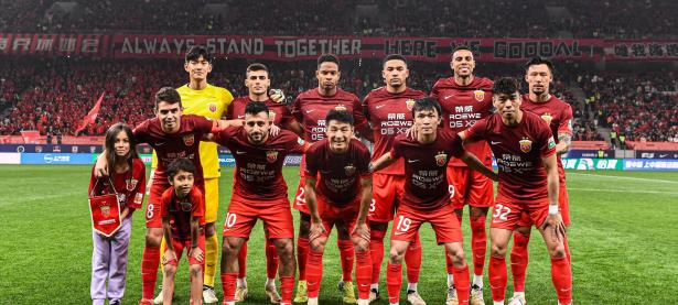 B体育体育app下载-世界杯冠军队伍庆祝胜利归来的简单介绍