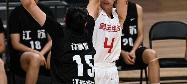 B体育体育中国官网-黑山滑雪运动员刀锋般飞速，勇夺金牌的简单介绍