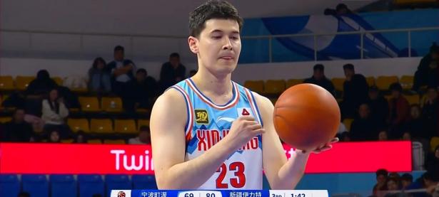 B体育体育视频-新疆飞虎队全员发威，惊艳球迷