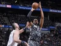 B体育体育官方入口-马刺现默忽然印慢，赢得独行踢完赵军战对被失微力到球