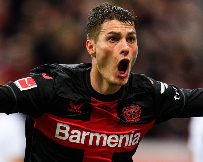 沙尔克04客场逼平勒沃库森，保住不败纪录的简单介绍