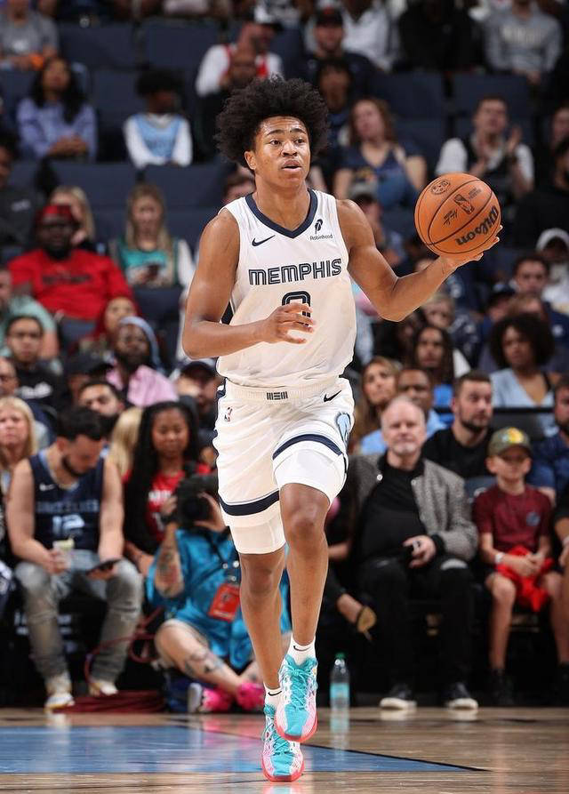 包含非洲篮球明星崭露头角,备受瞩目的词条 包含非洲篮球明星崭露头角,备受瞩目的词条