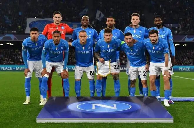 法国队表现出色，连胜三场晋级十六强