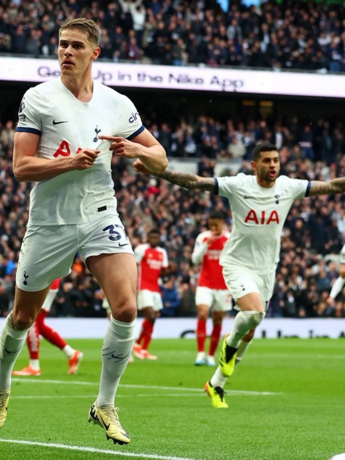 关于热刺中场展现出色表现,球队备受瞩目的信息 关于热刺中场展现出色表现,球队备受瞩目的信息