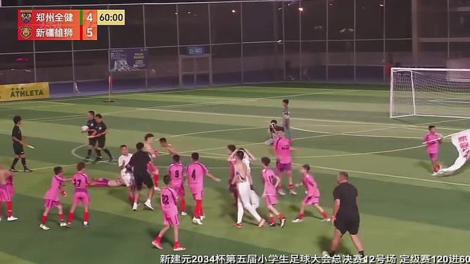 足球比赛中一支强队惊险胜出 足球比赛中一支强队惊险胜出