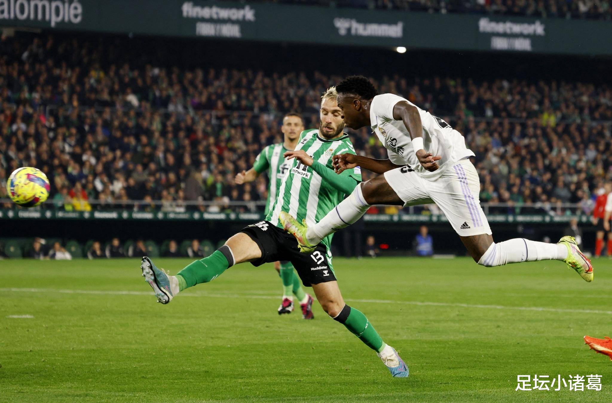 欧洲豪门正面交锋，球场燃起激情大战