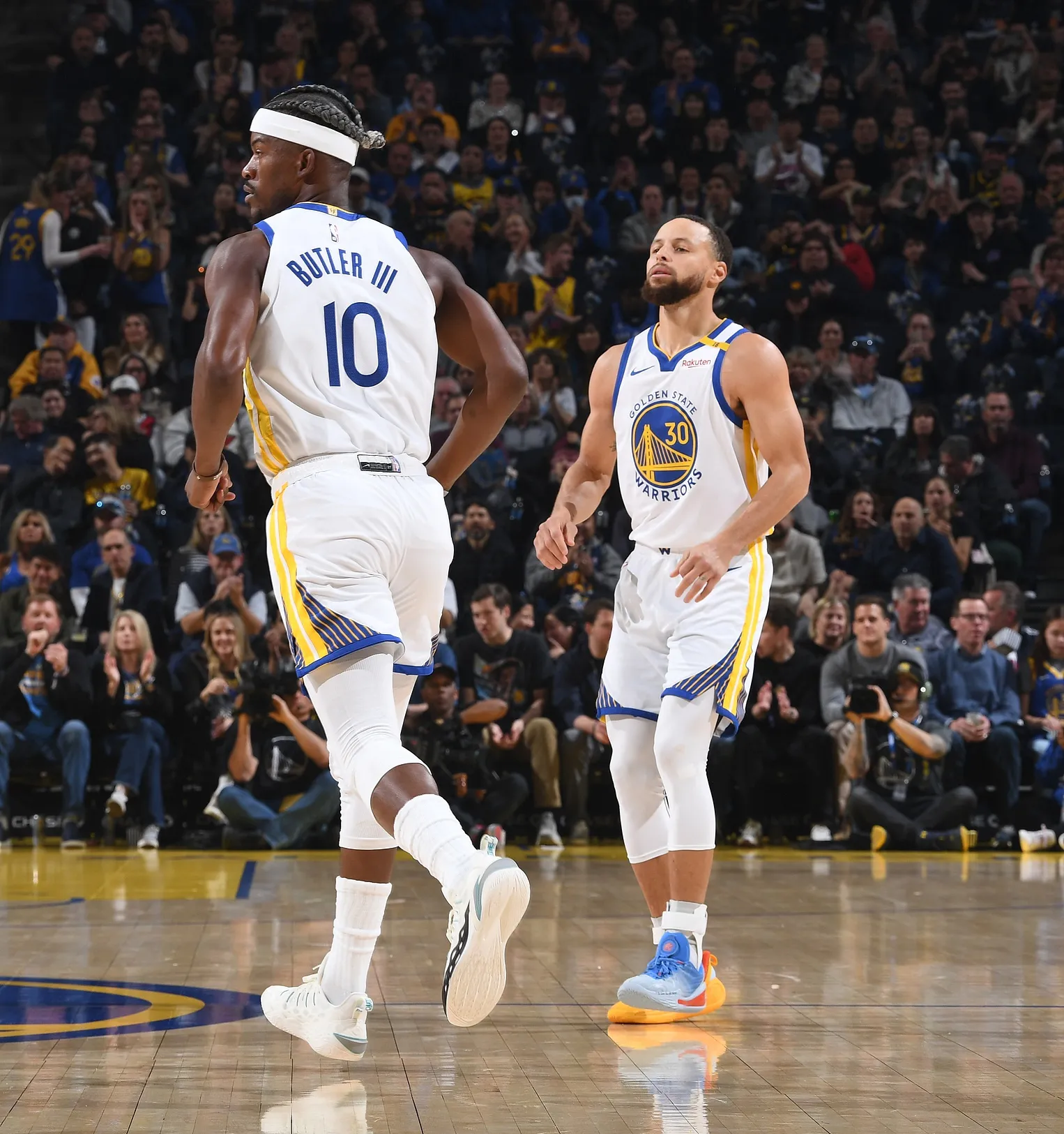 勇士全队合力击败公牛，三连胜势不可挡的简单介绍