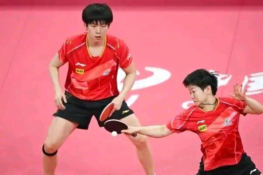 国际顶尖球队争夺荣耀，角逐激烈异常