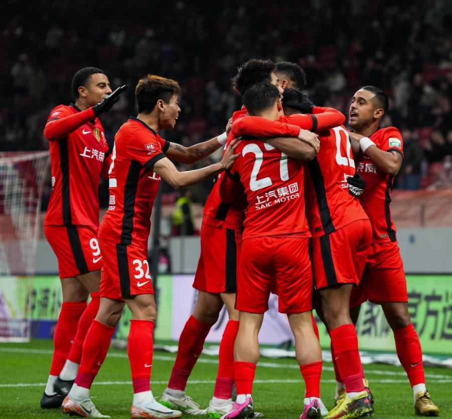 东亚劲旅迎来胜利,球迷沸腾 东亚劲旅迎来胜利,球迷沸腾