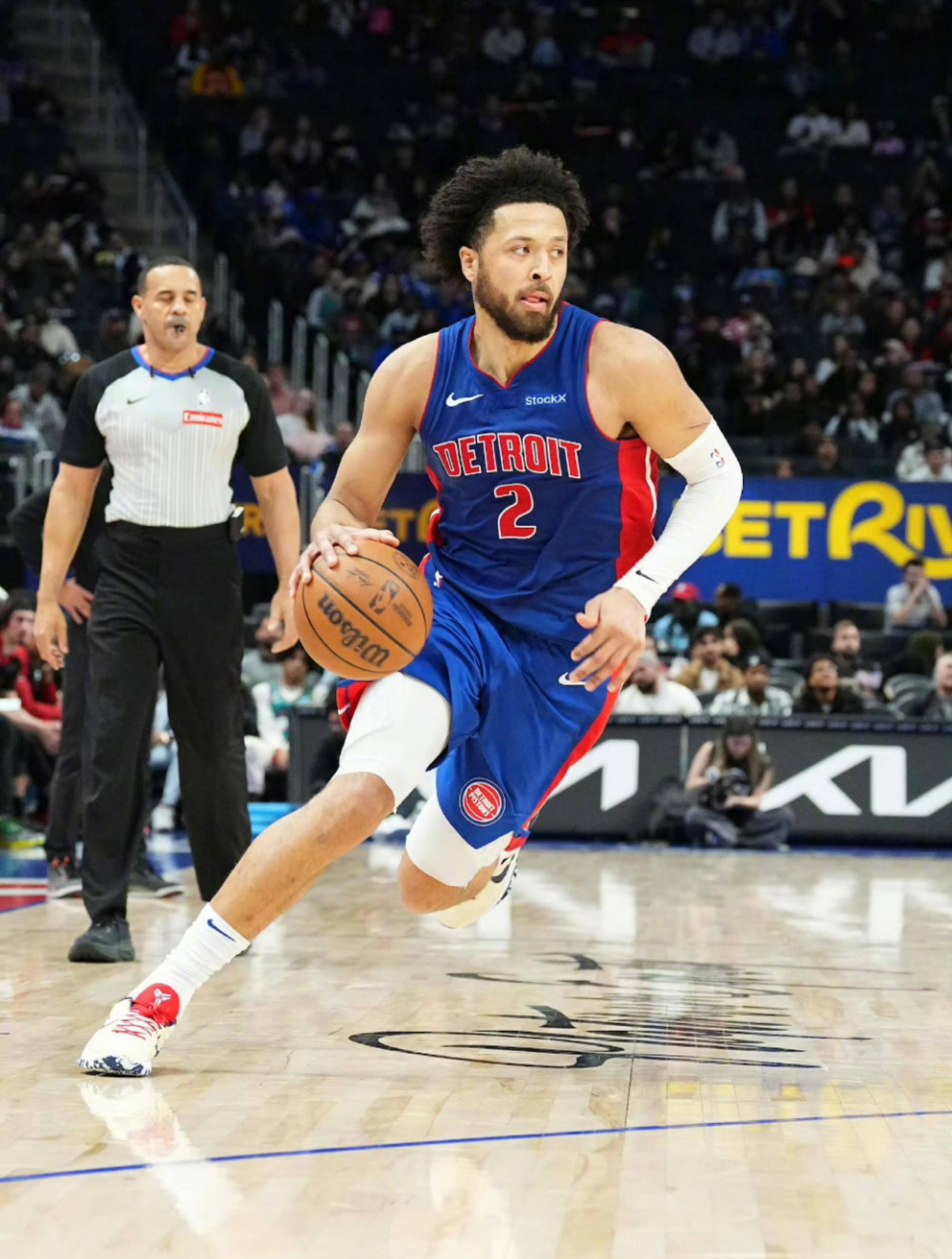 活塞队宣布明星球员受伤休战,球迷担忧未来的简单介绍 活塞队宣布明星球员受伤休战,球迷担忧未来的简单介绍