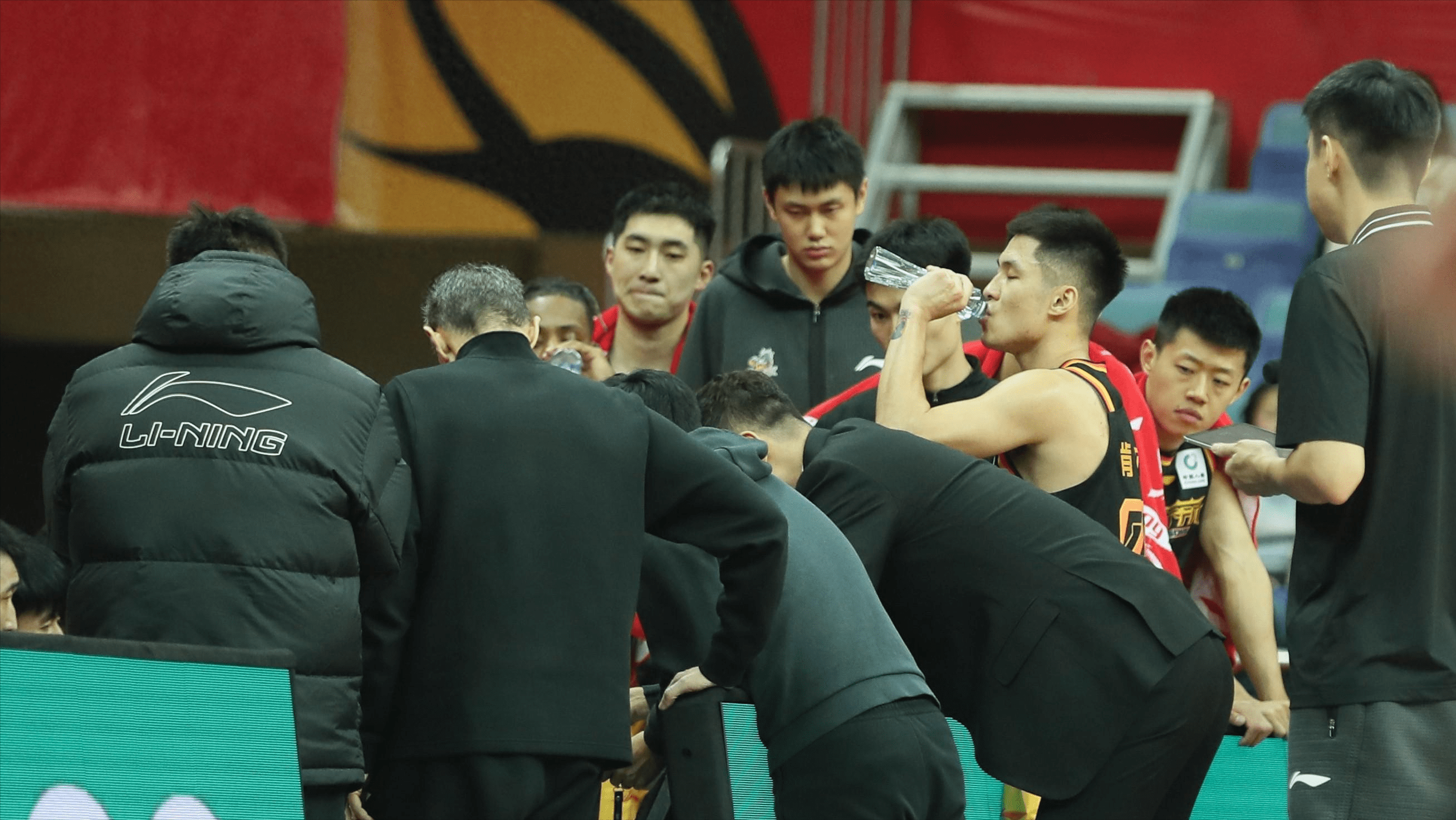 江苏肯帝亚球星受伤，球队备战受影响