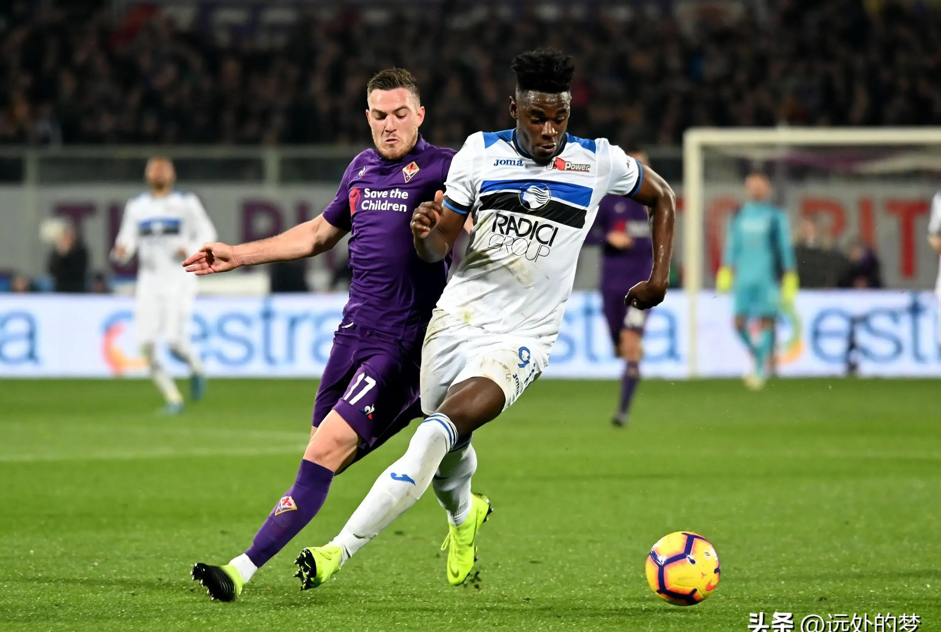 AC米兰官方宣布与球员签约长约,引援大举增强战力 AC米兰官方宣布与球员签约长约,引援大举增强战力