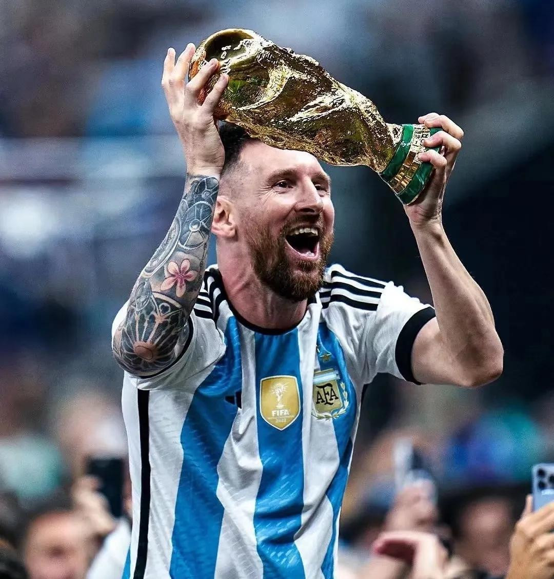 阿根廷青年击败强手,获得体操冠军 阿根廷青年击败强手,获得体操冠军