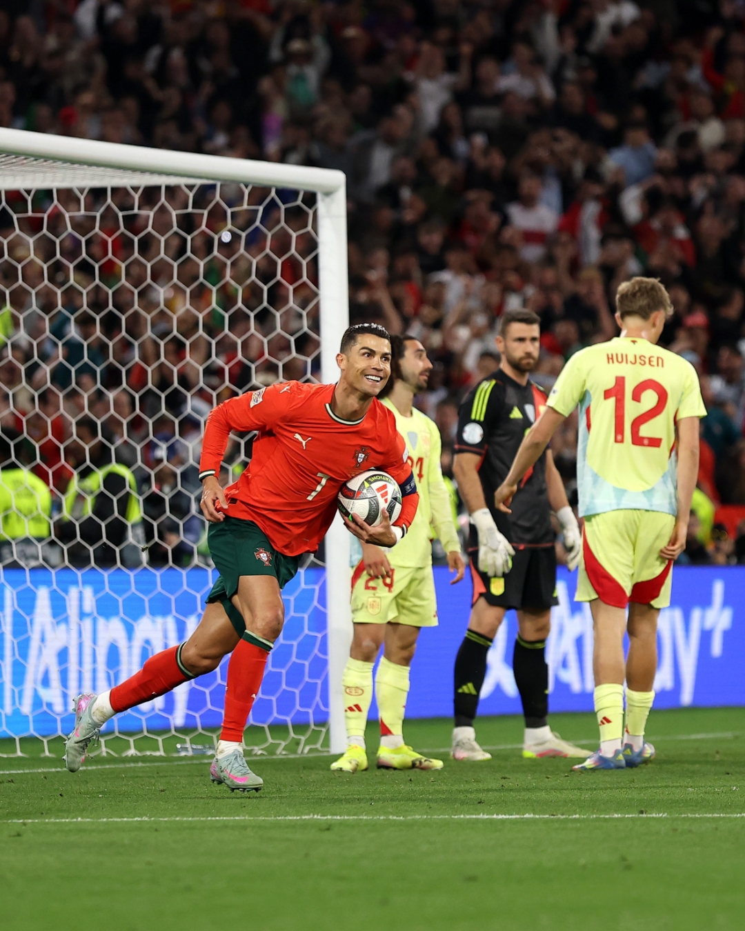 欧国联半决赛火热展开，巴西队实力压制