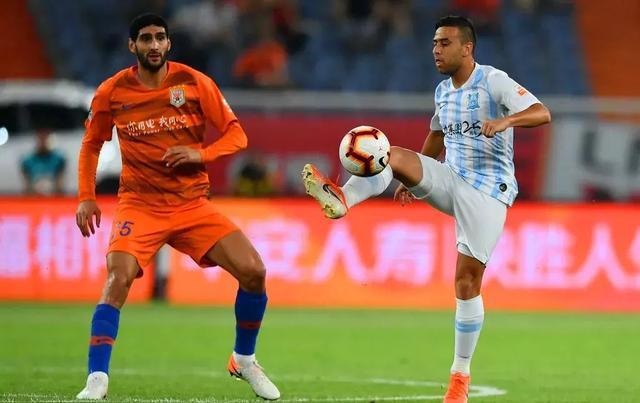 包含广州富力主场大胜，提升积分排名的词条